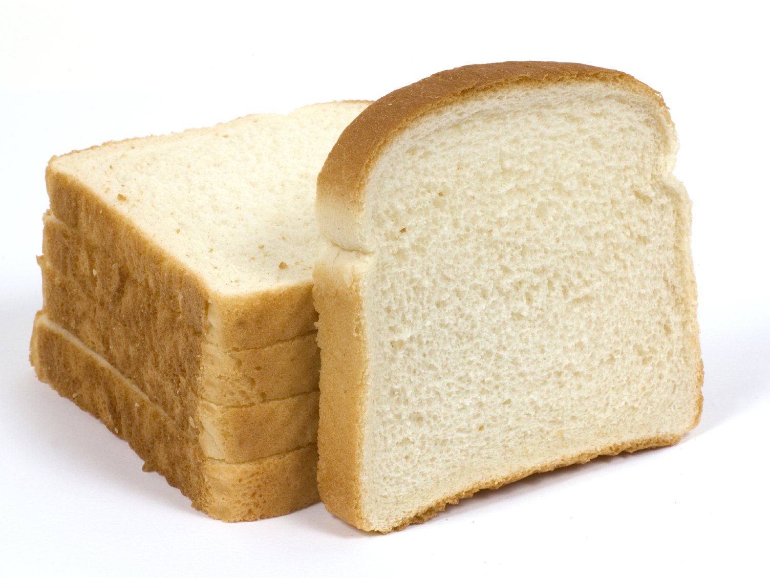 Кусок тостового хлеба. Хлеб на белом фоне. Кусок белого хлеба. Кусочек белого хлеба. Кусок хлеба.