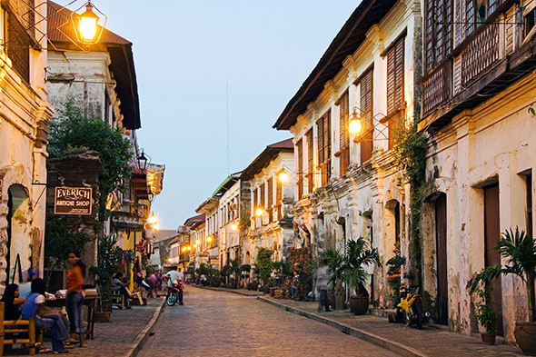 The fight takes place in Vigan. Fighters start 75 ft. apart visible from each others' sights. Civilians ARE within the area.