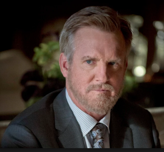 Raimi ben parker vs DCEU thomas wayne vs CW robert queen vs MCU howard ...