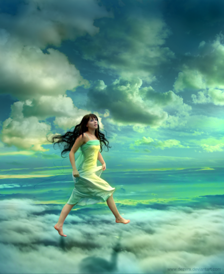 Девушка и небо. Бежать по небу. Девушка бежит по облакам. Бегущая по облакам.